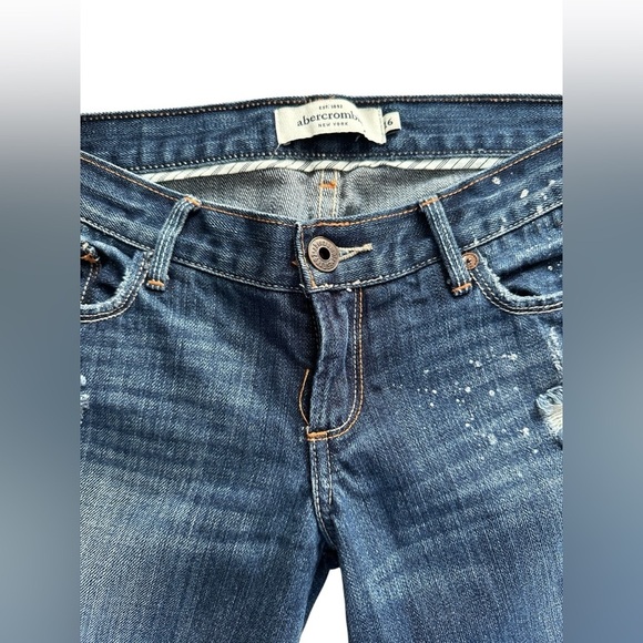 Abercrombie & Fitch Distressed Low-Rise Straight Leg Jeans – Size 30x32 - Picture 8 of 16